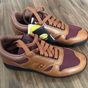 New balance rainier low size 8.5 hiking sneakers  NWTGS